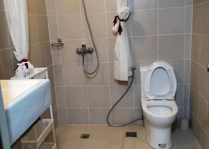Apartahotel Cozy Gutz Place At 16th Manila